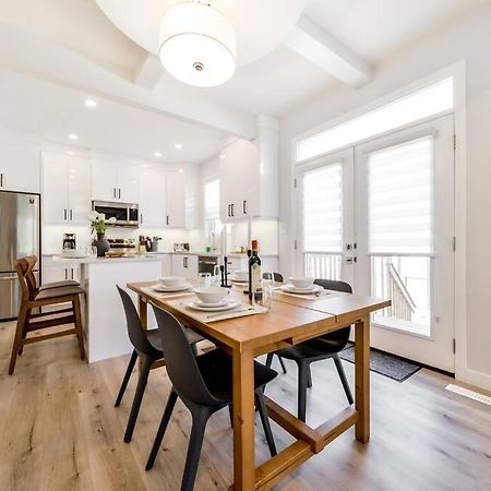 Modern Nordic Escape, 3Br Near Wem & Dt, Aircon & Fireplace, Wifi, Sleeps 6! إيدمونتون المظهر الخارجي الصورة