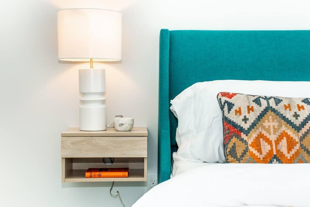 Modern Nordic Escape, 3Br Near Wem & Dt, Aircon & Fireplace, Wifi, Sleeps 6! إيدمونتون المظهر الخارجي الصورة